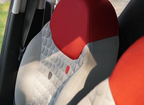 Fiat 500 L obmiar przody Fiat 500 L podczas obmiaru