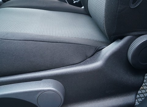 Siedzisko przednie pasy dopasowane do zabudowanych boków Hyundai iX 20 Zabudowane boki Hyundai iX 20