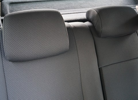 Zagłówki wyprofilowane z tkaniny podstawowej Peugeot 3008 Peugeot 3008 zagłówki tylne
