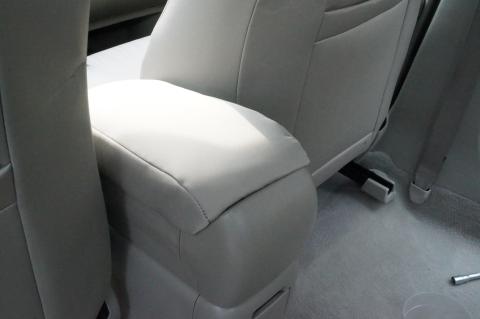 Pokrowce samochodowe Toyota Avensis II siedziska kubekowe 224,4