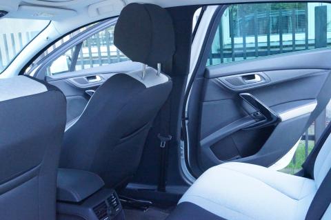 Pokrowce samochodowe Peugeot 508 RXH 256,16 Pokrowce samochodowe Peugeot 508 RXH 256,16