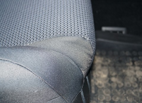 Duże wyprofilowanie siedziska przedniego Przody Volkswagen Bora