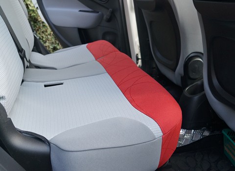 Pokrowce tyły doły pasy wyprofilowane Fiat 500 L Fiat 500 L tyły doły 1/3, 2/3