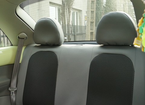 Volkswagen New Beetle tyły pokrowce dwa zagłówki pełne Volkswagen New Beetle zagłówki tyły