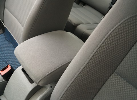 Podłokietnik pomiędzy fotelami przednimi Golf V Volkswagen Golf 5 podłokietnik