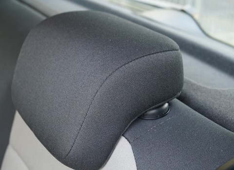 Zagłówki dwa wyprofilowane tylne oparcia Skoda Citigo Skoda Citigo zagówki łamane profilowane