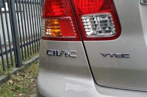 Honda Civic VII sedan Czelad ul. Nowopogoska 70