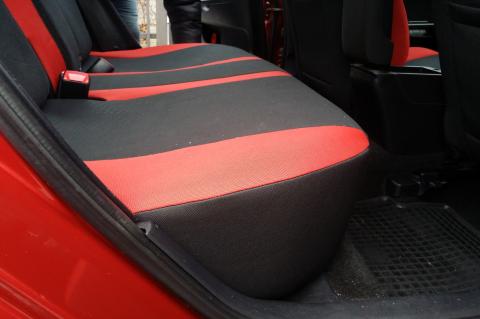 Pokrowce samochodowe Mitsubishi Lancer wstawki czerwone 299,24