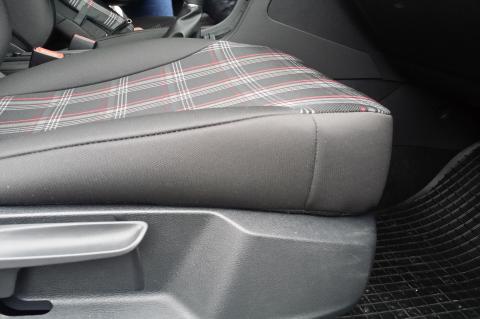 Pokrowce samochodowe Volkswagen Golf 7 oryginalna tkanina 300,19